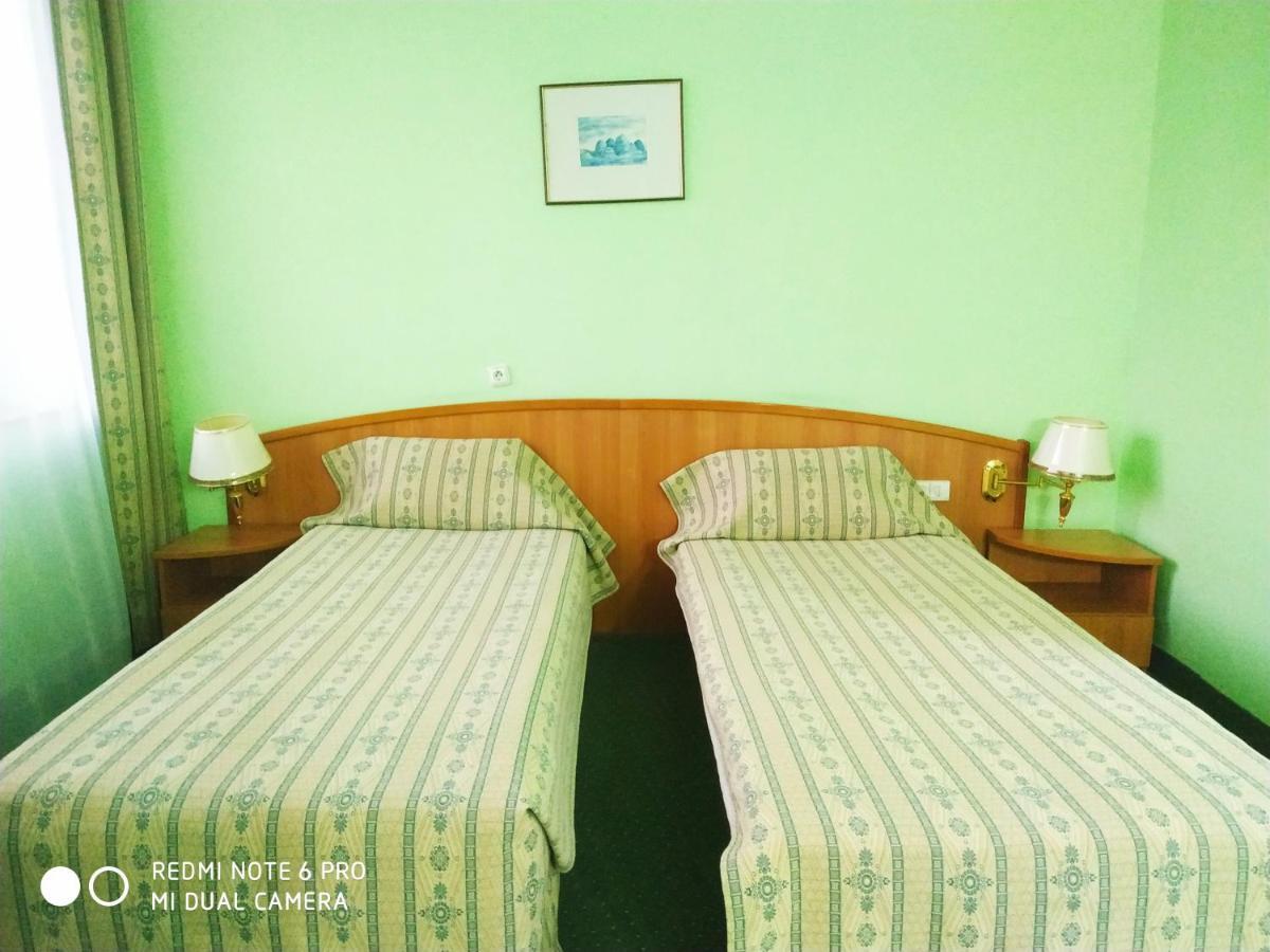 Hotel Expo Tashkent Ngoại thất bức ảnh